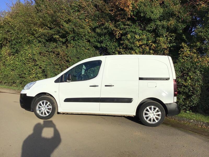 View CITROEN BERLINGO 1.6 HDi 625 Enterprise 3 Seater Aircon