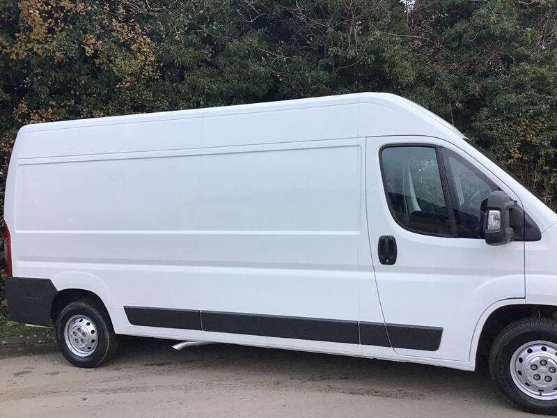 View PEUGEOT BOXER 2.2 HDi 335 