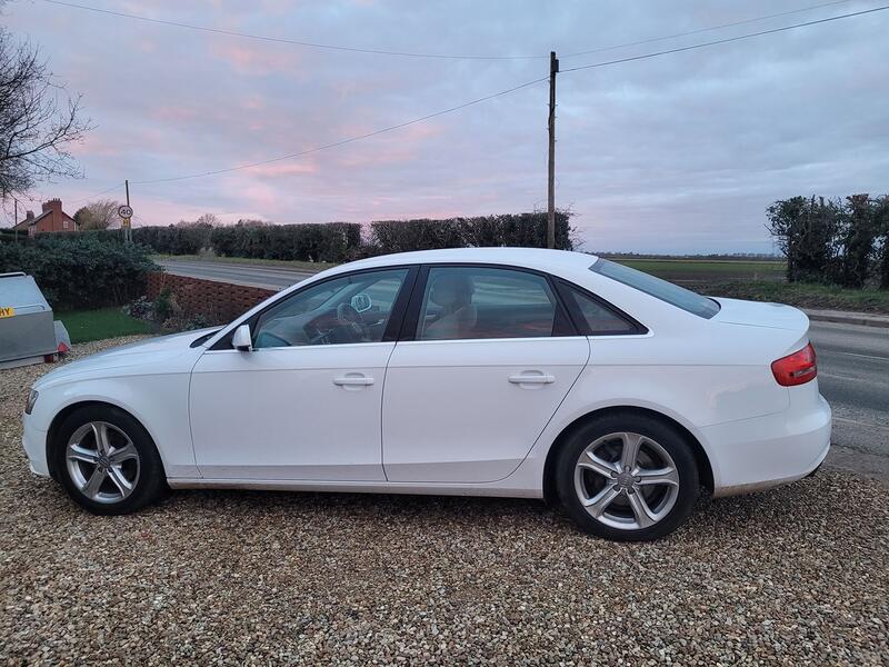 View AUDI A4 2.0 TDI SE 