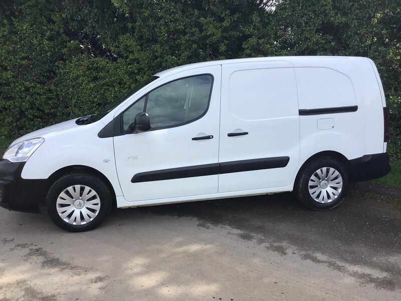 View CITROEN BERLINGO  ELECTRIC 550 LX 3158 Miles