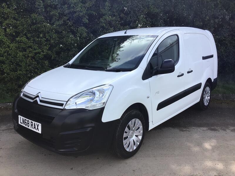 View CITROEN BERLINGO  ELECTRIC 550 LX 3158 Miles