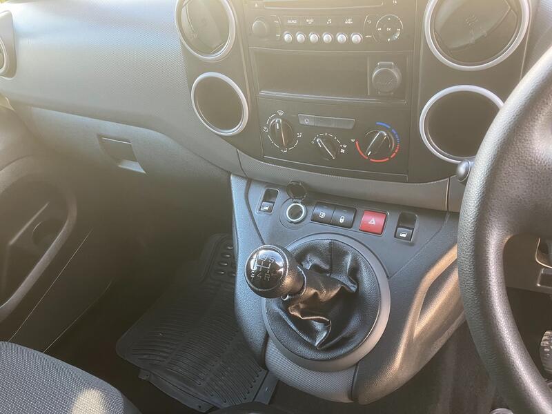 PEUGEOT PARTNER