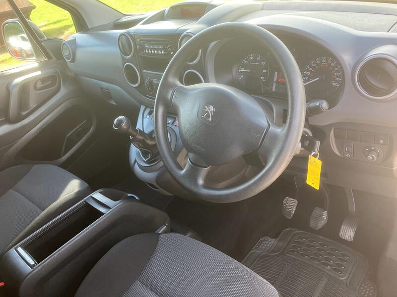 PEUGEOT PARTNER