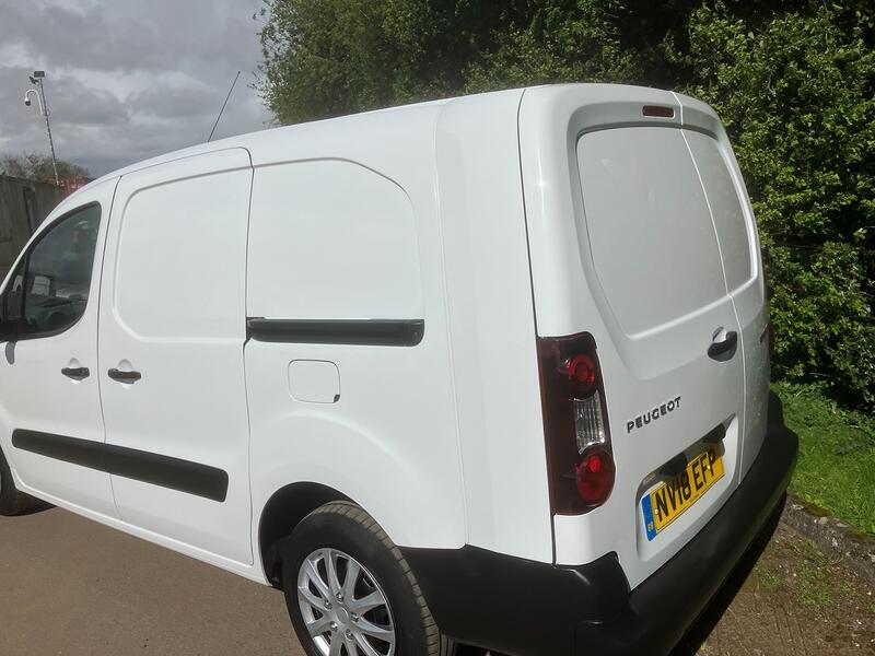 PEUGEOT PARTNER