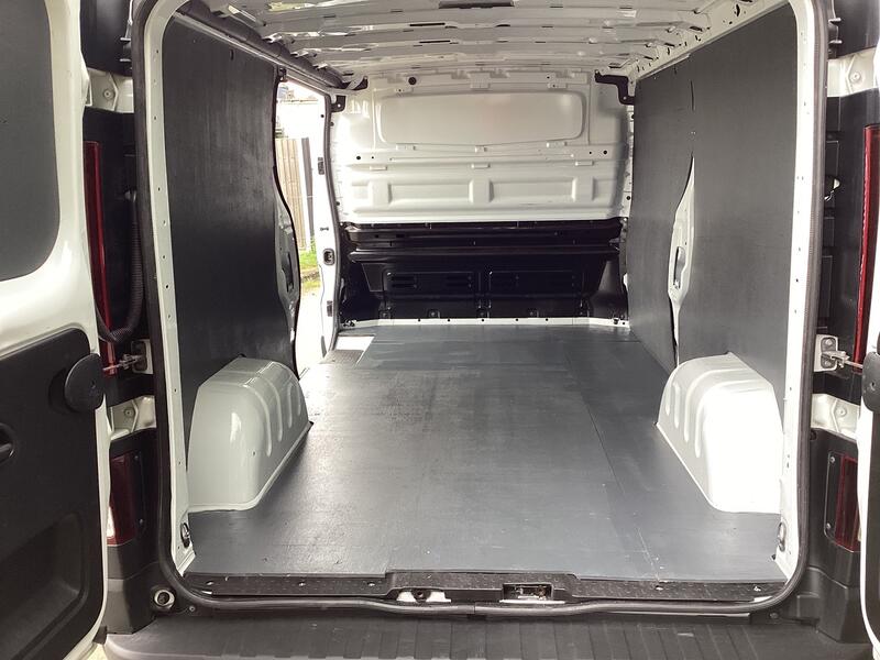 VAUXHALL VIVARO
