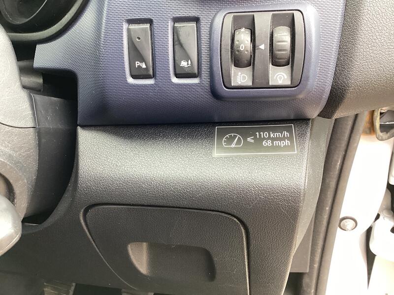 VAUXHALL VIVARO