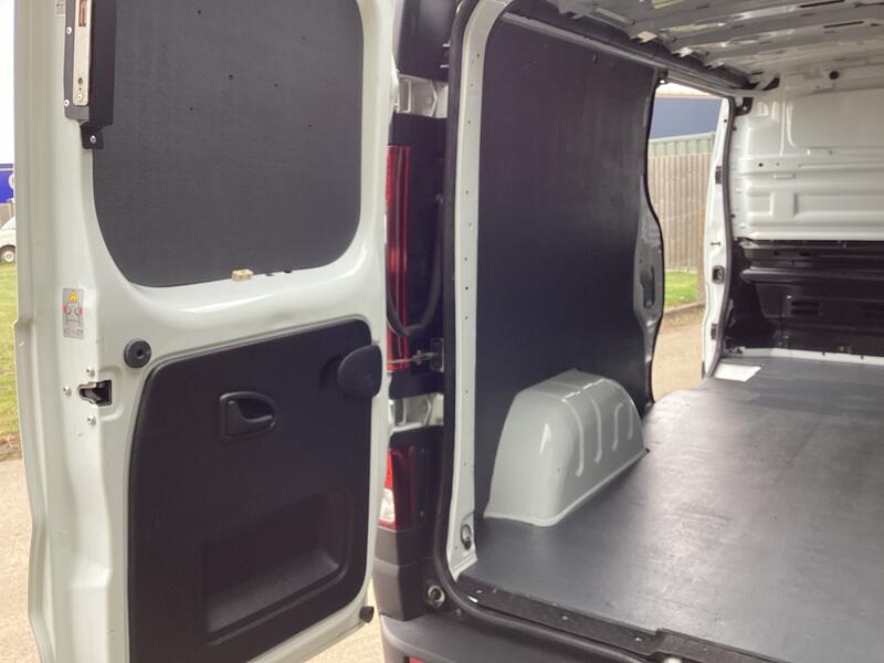 VAUXHALL VIVARO