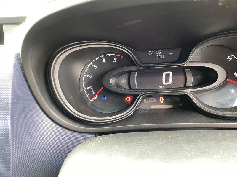 VAUXHALL VIVARO