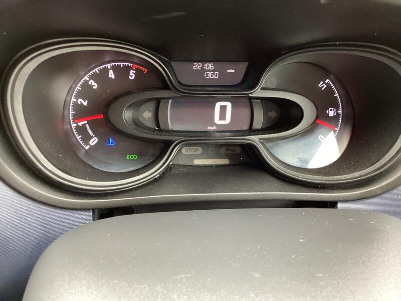 VAUXHALL VIVARO
