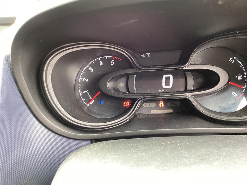 VAUXHALL VIVARO