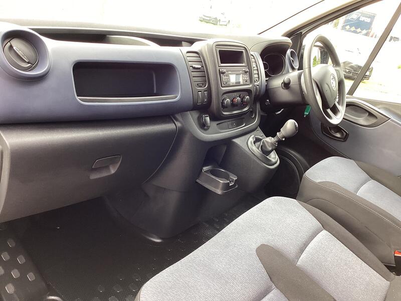 VAUXHALL VIVARO