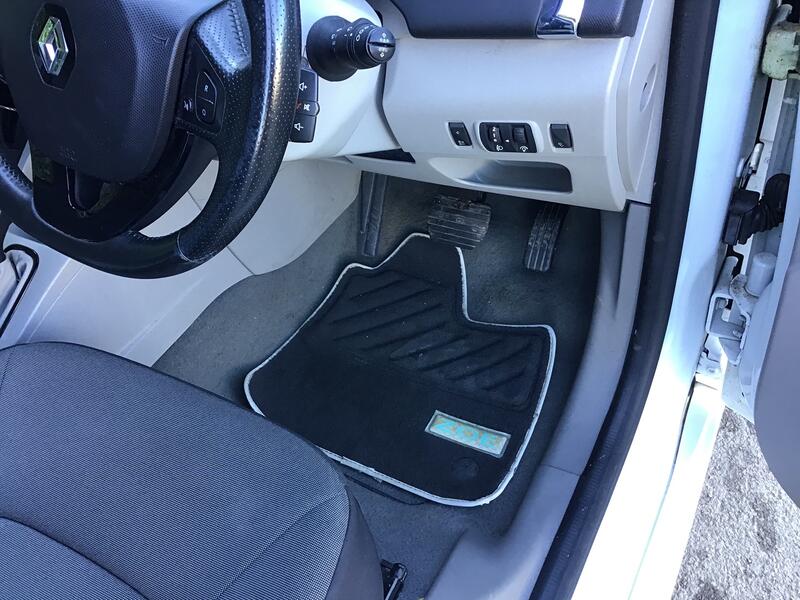 RENAULT ZOE