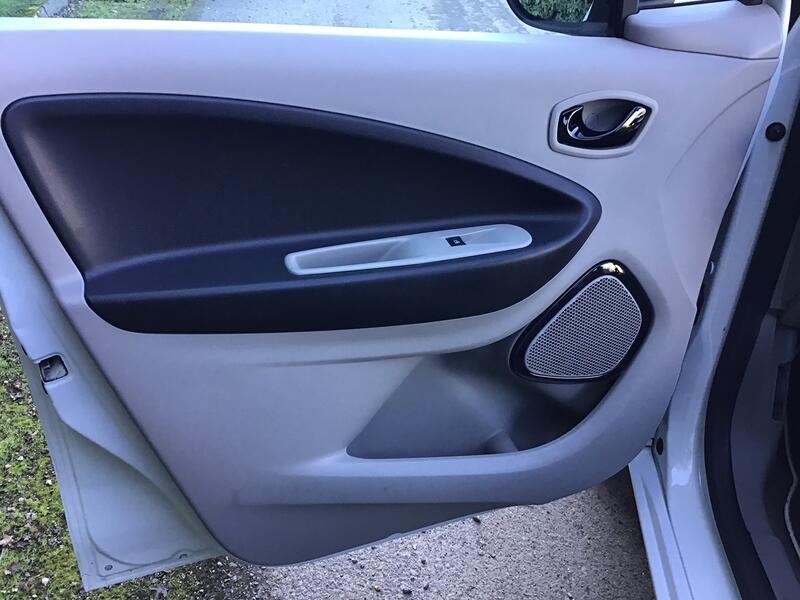 RENAULT ZOE