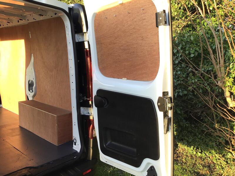 VAUXHALL VIVARO