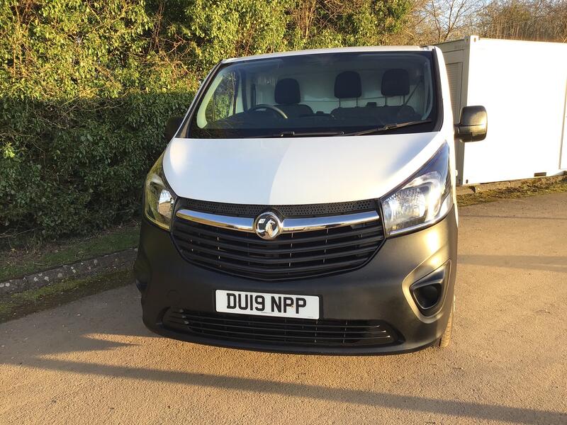 VAUXHALL VIVARO