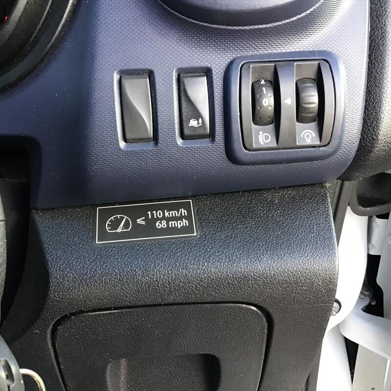 VAUXHALL VIVARO