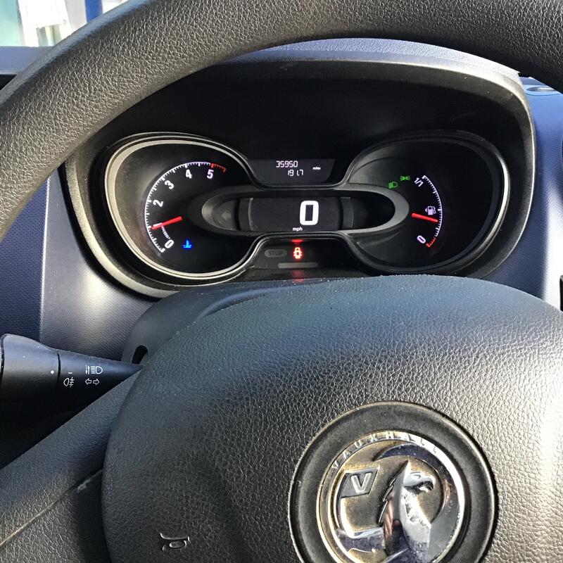 VAUXHALL VIVARO