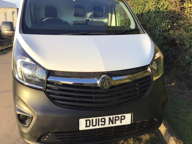 VAUXHALL VIVARO