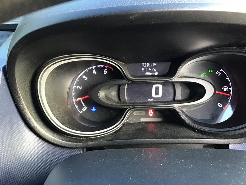 VAUXHALL VIVARO