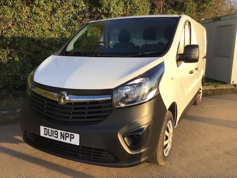 VAUXHALL VIVARO