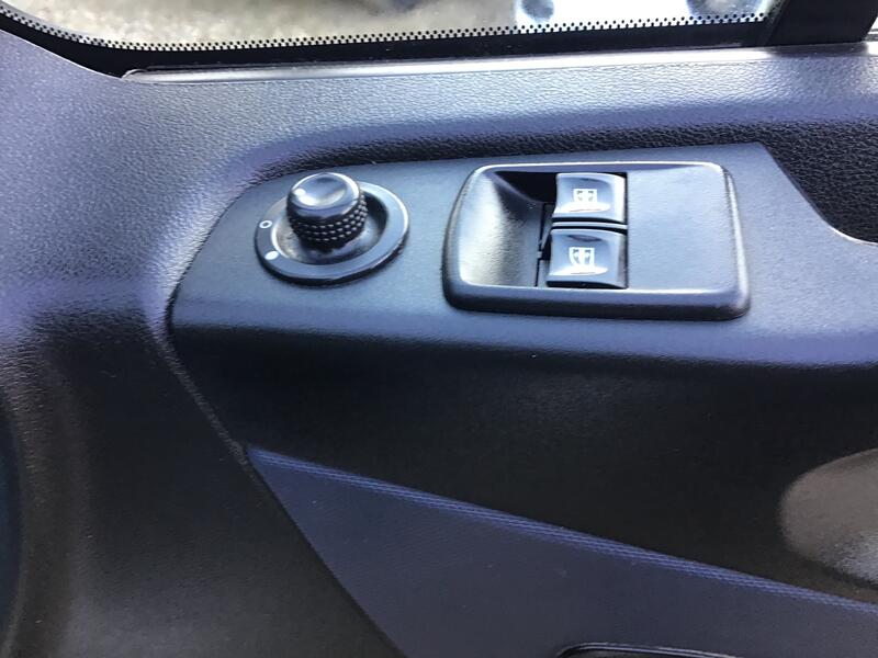 VAUXHALL VIVARO