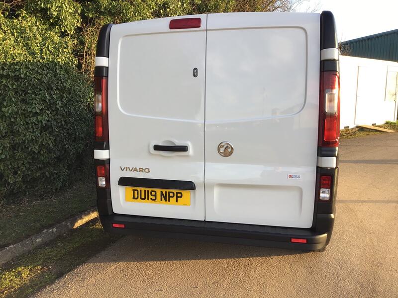 VAUXHALL VIVARO