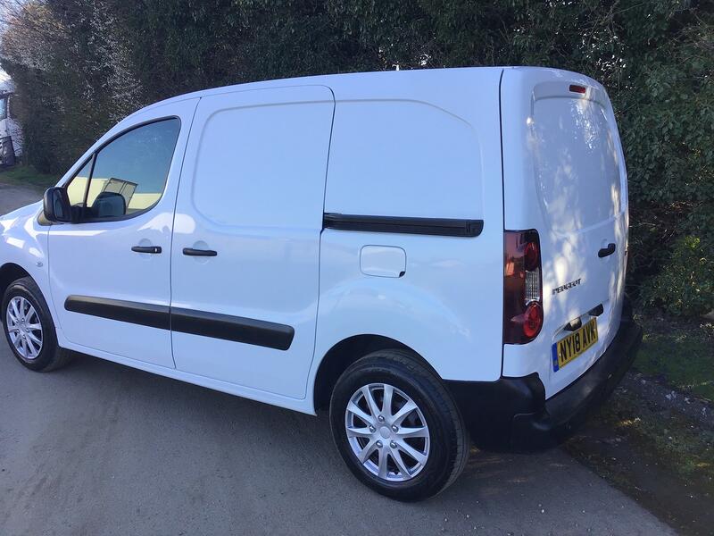 PEUGEOT PARTNER