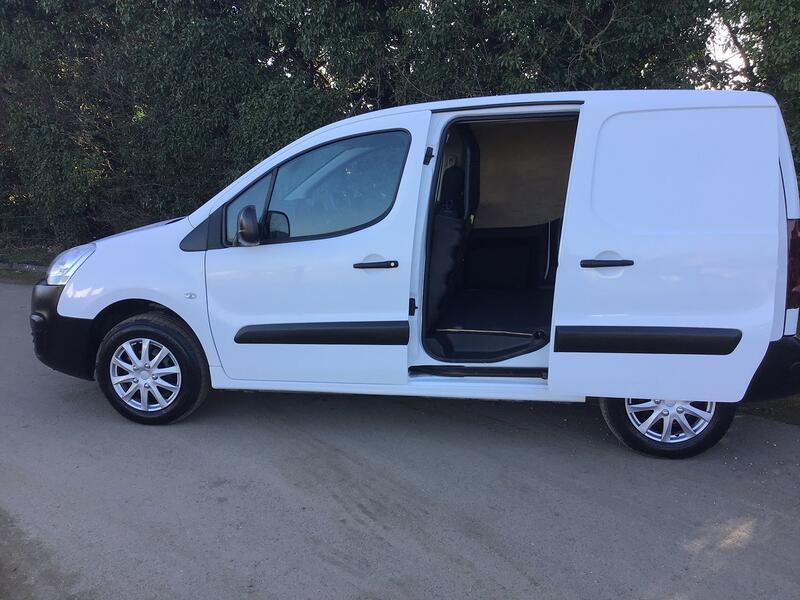 PEUGEOT PARTNER