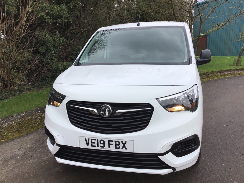View VAUXHALL COMBO L1H1 2000 SPORTIVE S-S