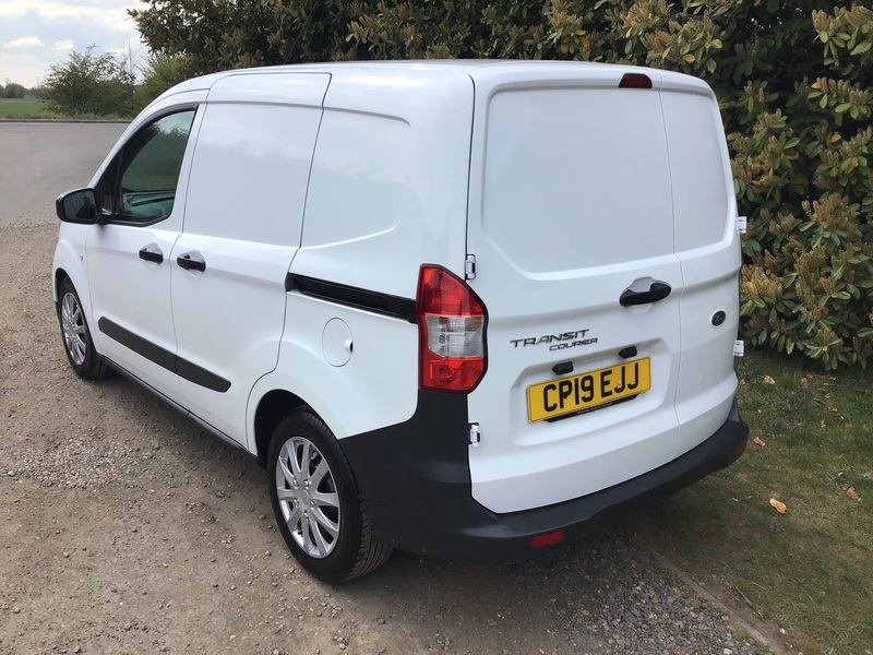 View FORD TRANSIT TREND TDCI 6 SPEED AIR-CON