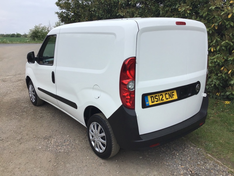 View VAUXHALL COMBO 2000 L1H1 CDTI