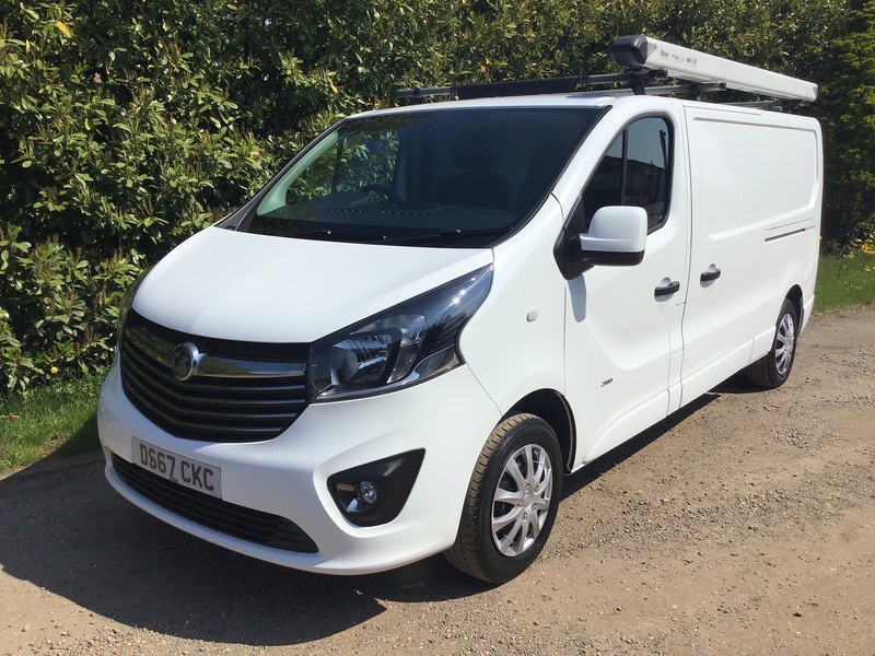 VAUXHALL VIVARO