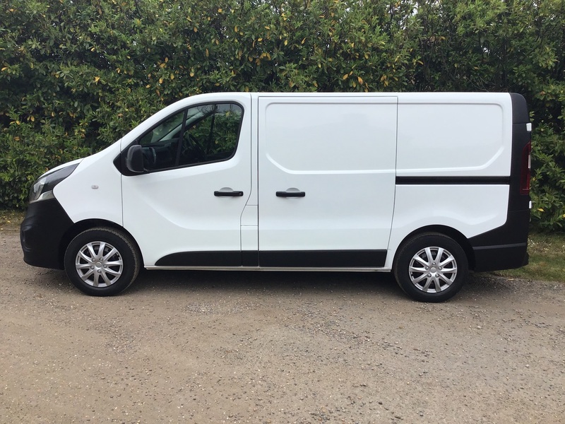 View VAUXHALL VIVARO 2700 L1H1 CDTI PV ECOFLEX