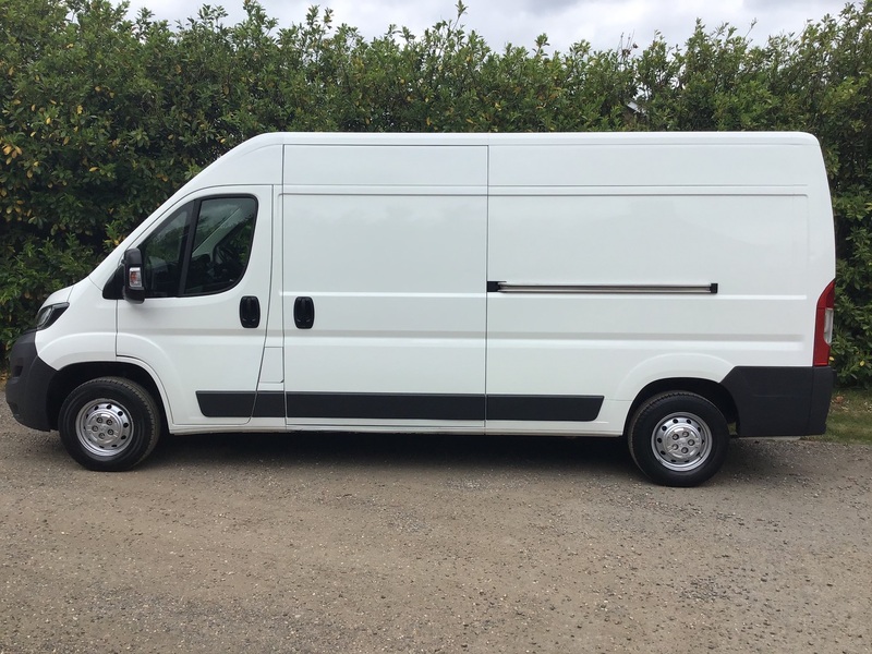 View PEUGEOT BOXER BLUE HDI 335 L3H2 PV