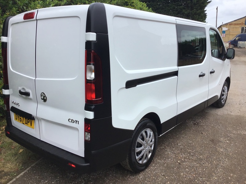 VAUXHALL VIVARO