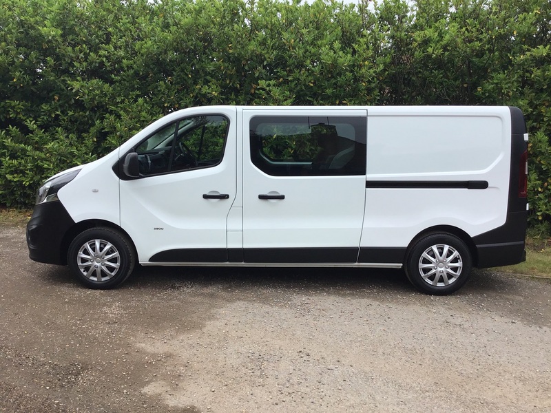 VAUXHALL VIVARO