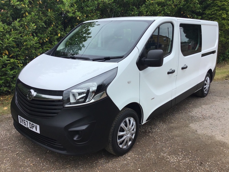 VAUXHALL VIVARO