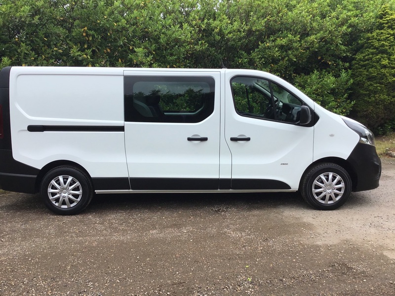 VAUXHALL VIVARO