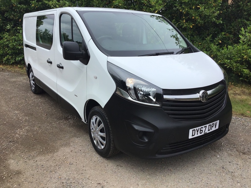 VAUXHALL VIVARO