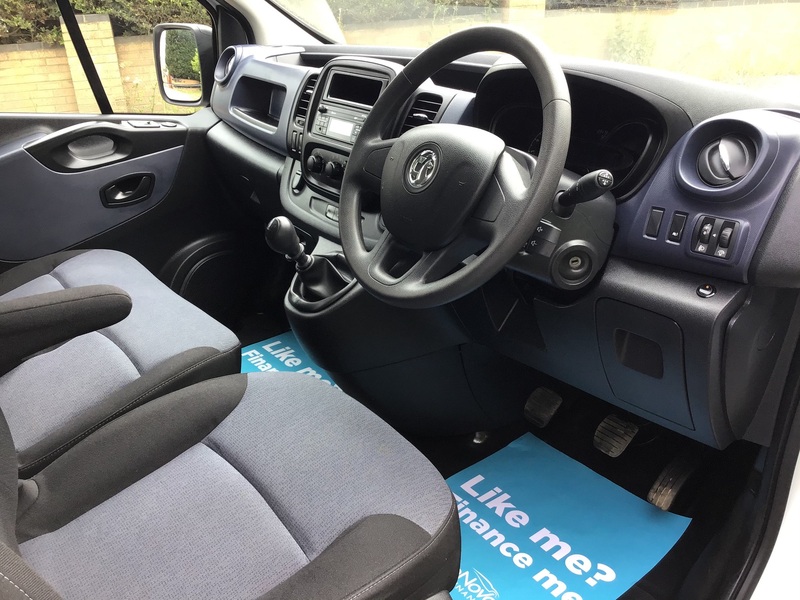 VAUXHALL VIVARO