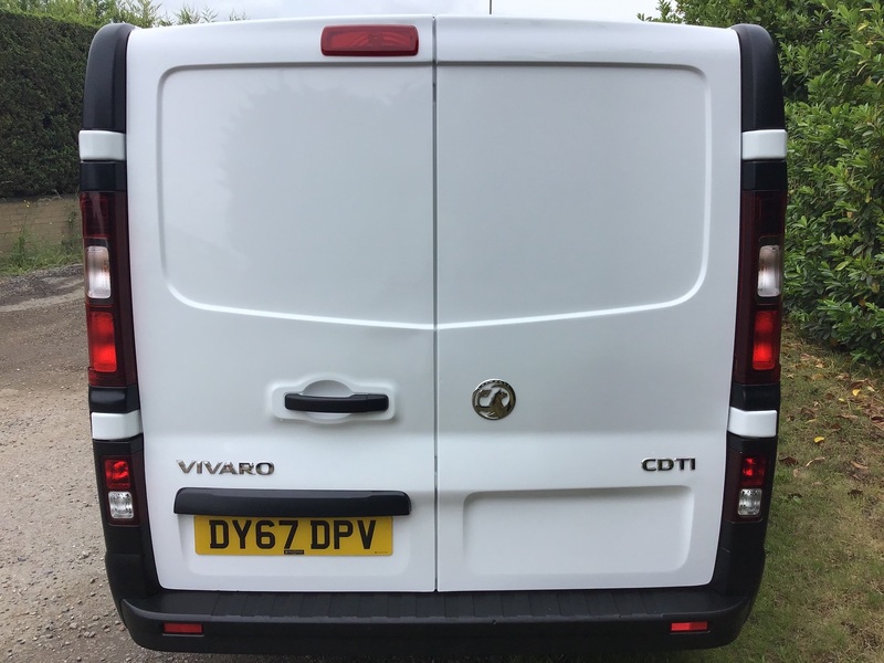 VAUXHALL VIVARO