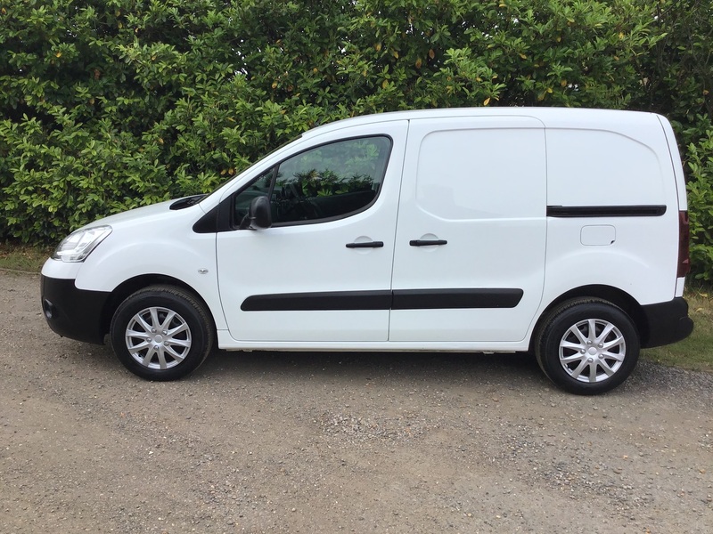 View CITROEN BERLINGO 2014 64 CITROEN BERLINGO 625 X L1 HDI