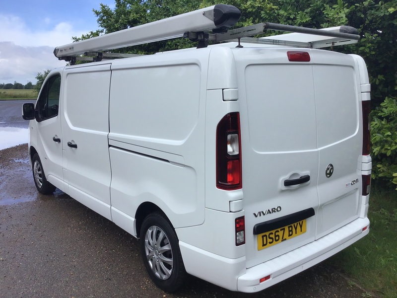 VAUXHALL VIVARO