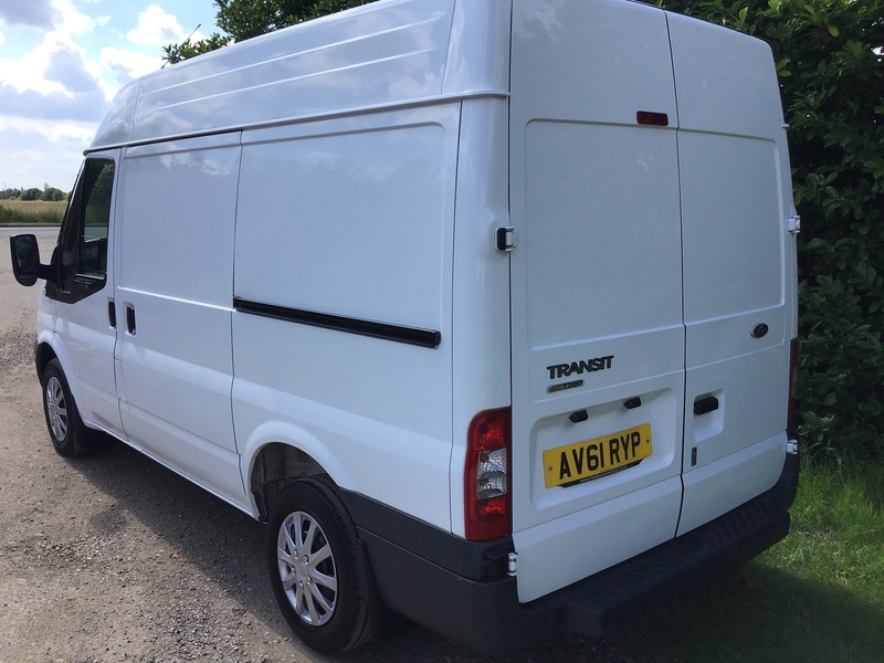 View FORD TRANSIT 260 SWB MEDIUM ROOF PV