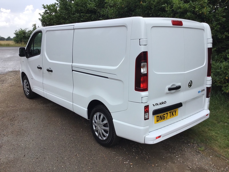 View VAUXHALL VIVARO L2H1 2900 SPORTIVE CDTI EURO 6