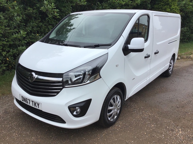 View VAUXHALL VIVARO L2H1 2900 SPORTIVE CDTI EURO 6