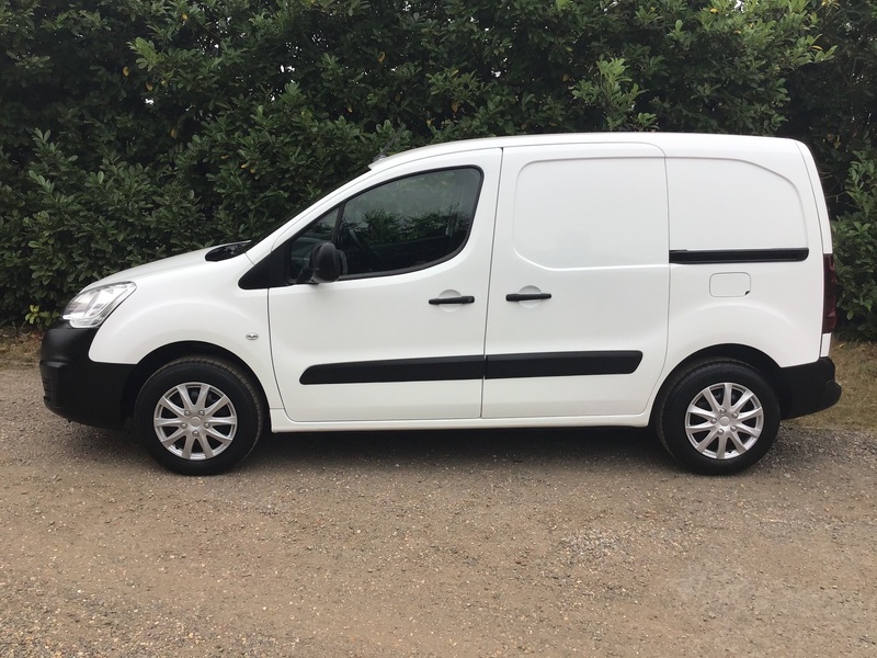 View PEUGEOT PARTNER BLUE HDI EURO 6 PROFESSIONAL L1 ULEZ COMPLIANT