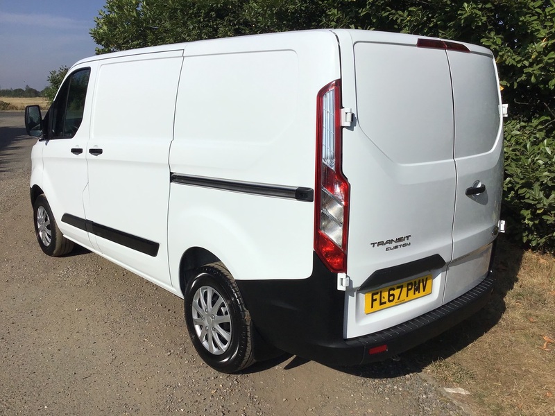 View FORD TRANSIT 2017 67 TRANSIT CUSTOM 2.0 TDCI EURO 6 290 PANEL VAN L1 H1 ULEZ COMPLIANT