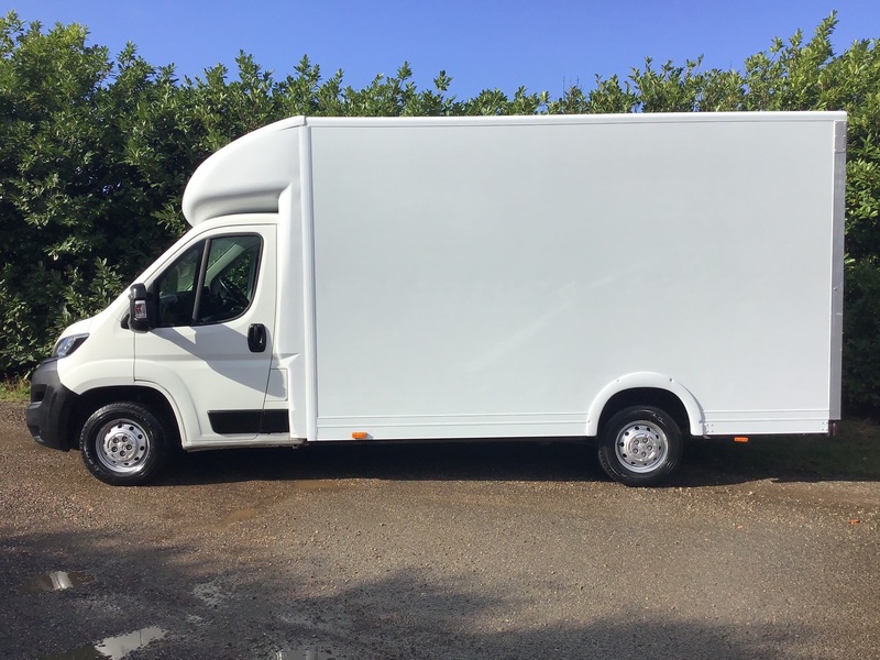 View PEUGEOT BOXER 2.0 BLUE HDI 335 L3 LOW LOADER EURO 6  LUTON