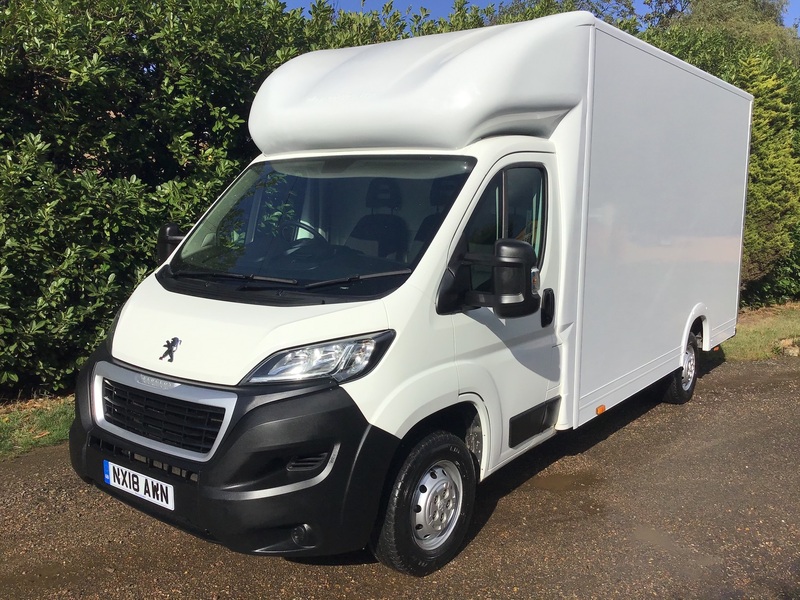 View PEUGEOT BOXER 2.0 BLUE HDI 335 L3 LOW LOADER EURO 6  LUTON